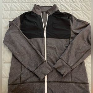 Large lululemon men’s zip up, good condition.